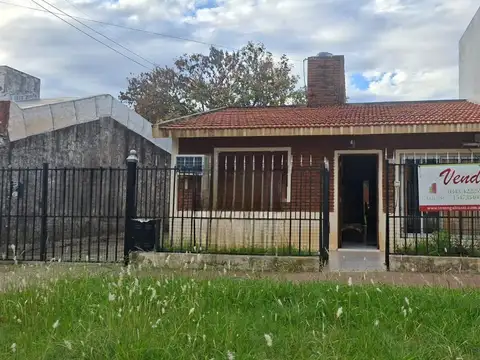 VENDO CASA  DESARROLLADA EN PLANTA BAJA EN EXCENTE ESTADO