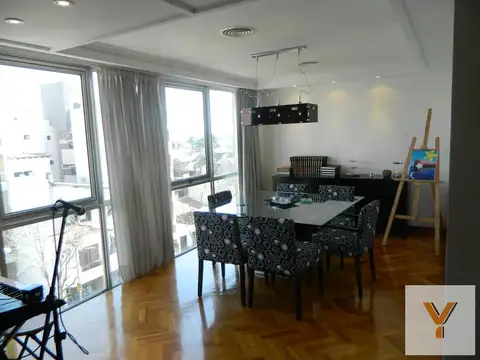 Departamento en venta - 4 Dormitorios 4 Baños - 200Mts2 - Castelar