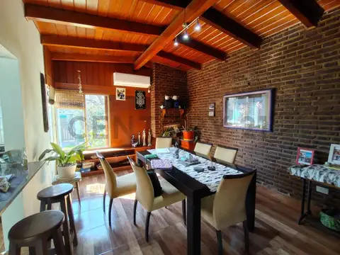 30 e/ 507 y 508 | Jose hernandez - La Plata - Vendemos casa con amplio lote de 1000m2