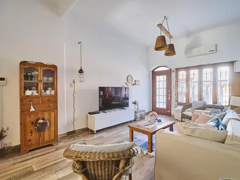 Depto Tipo Casa 4 ambientes con 2 baños