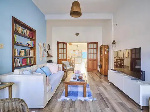 Venta PH tipo casa 4 ambientes con patio y terraza.