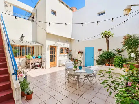 Venta PH tipo casa 4 ambientes con patio y terraza.