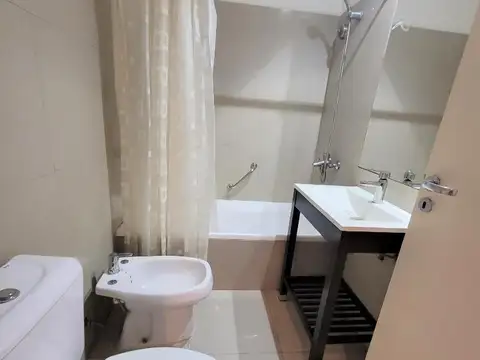 Departamento en Alquiler en San Telmo. Al Frente con Balcón
