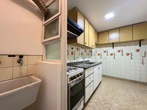 Departamento en Alquiler en Parque Chacabuco, $ 650.000