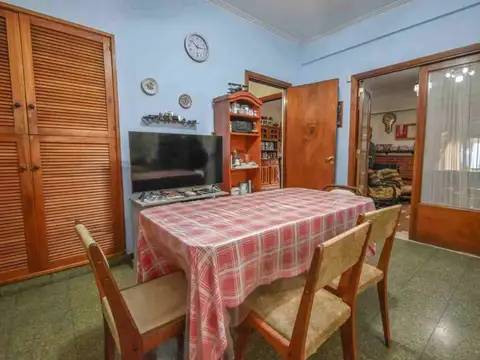 CASA EN VENTA TEMPERLEY - GRAN LOTE 688 M2