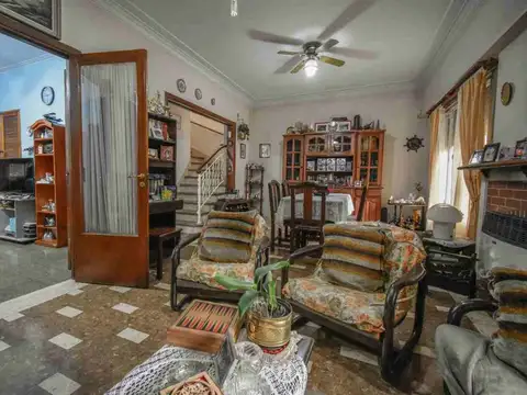Casa 5 ambientes con 3 baños