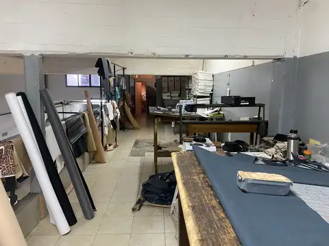 Galpón en venta en Lomas Del Mirador "APTO CREDITO"