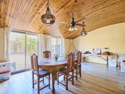 Venta Casa 4 ambientes con Patio y Quincho en Parque Avellaneda