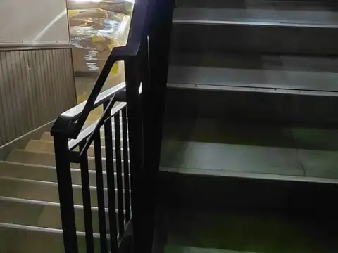 Deposito 560 Metros Mas Terraza para Ampliar 250, a metros de Av. Cordoba, OPORTUNIDAD