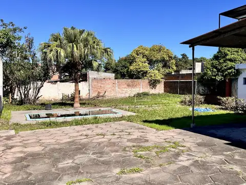 Casa 6 ambientes con 2 baños