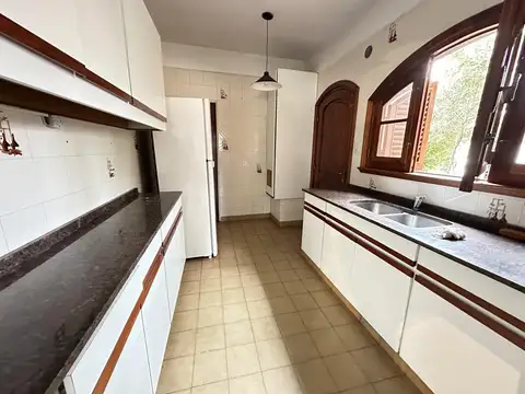 Casa en venta en Country Club El Bosque, Campana - 5 Ambientes