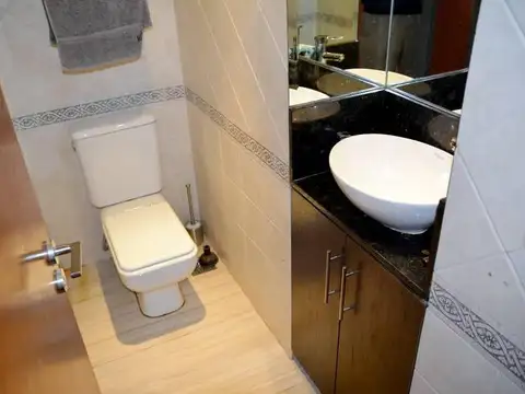 Duplex con pileta climatizada · 128m² · 4 Ambientes · 1 Cochera