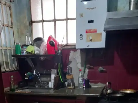 Casa 4 ambientes con 1 baño