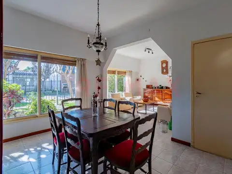 VENTA CASA 6 AMB. MUCHO SOL 3 COCHERAS PADUA SUR