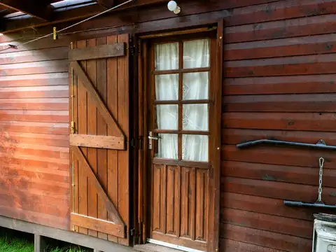 Casa 6 ambientes con 2 baños