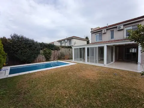 Casa en venta en La Candela , Pilar 1600