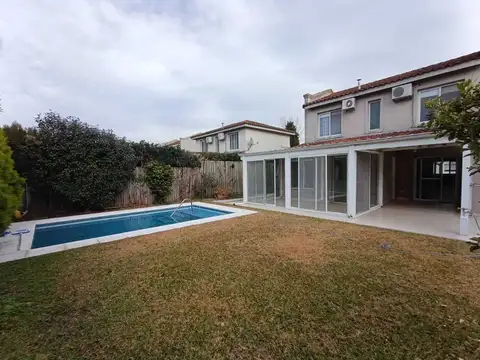 Casa  en Venta en La Candela, Pilar, G.B.A. Zona Norte