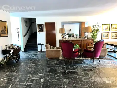 Casa Jardín y cancha de tennis.  Hipódromo de San Isidro. 4 dormitorios