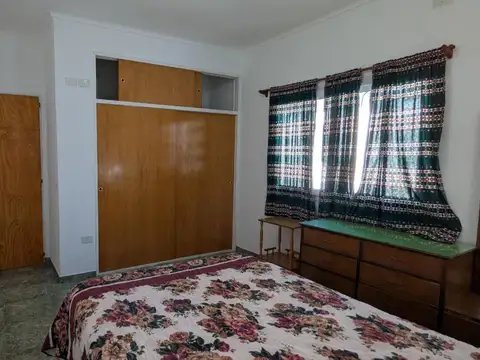 Casa en venta - 3 Dormitorios 2 Baños - 238Mts2 - Roque Perez