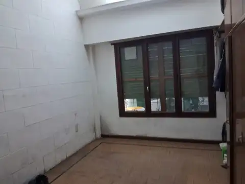 Casa de 4 ambientes, en 2 plantas.