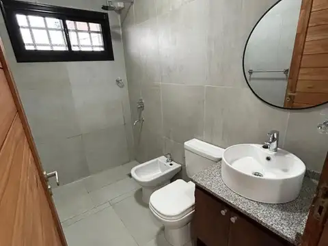 Casa 4 ambientes con 3 baños