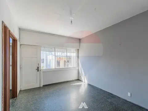 Casa 2 ambientes con 1 baño