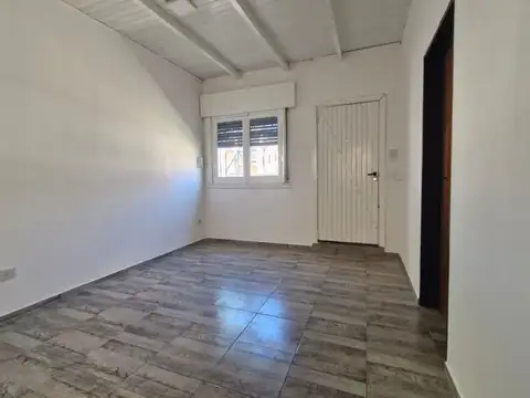 Depto Tipo Casa en Alquiler en Villa Talleres, $ 550.000