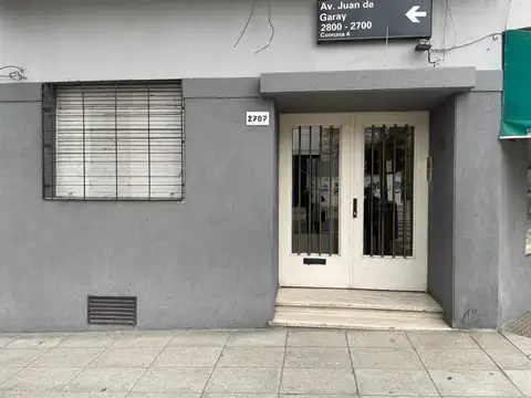 Avenida Juan de Garay 2699 y Catamarca