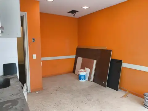 Oficina 4 ambientes con 1 baño