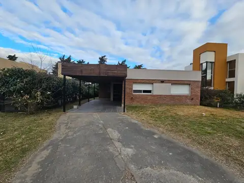 Casa en Alquiler en Pueblo Esther, $ 1.300.000