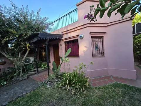 Casa en Venta con 3 cocheras