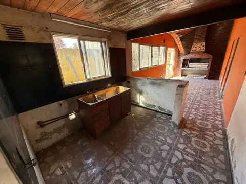Casa 3 ambientes con 1 baño