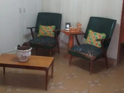 Casa 3 AMBIENTES en Caseros, Tres de Febrero