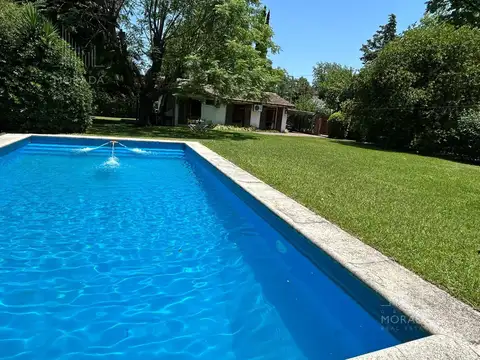CASA EN VENTA Quinta en Barrio Parque Pero
