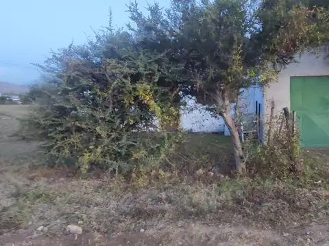 Casa de 2 dormitorios y garaje - Villa Larca