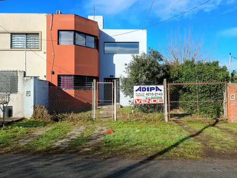 Casa estilo Moderno. VENDE. Juan M. Gutiérrez
