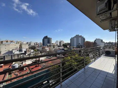 DEPARTAMENTO 3 AMBIENTES VENTA BALCON MONTE CASTRO
