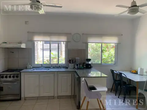 Casa en Alquiler Temporal con 4 cocheras