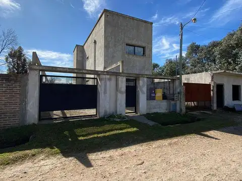 Casa en venta de 2 dormitorios, en Villa Parque Sicardi, La Plata