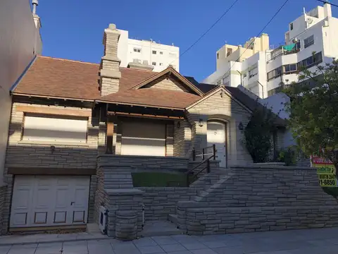 Yrigoyen 2058, entre Moreno y Bolivar