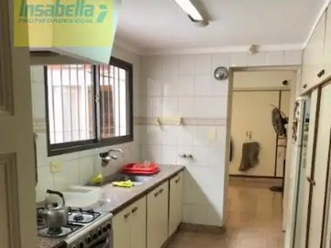 Casa en Venta con 4 cocheras