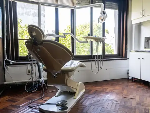 Oficina 4 ambientes con 2 baños