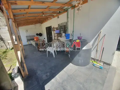 Bonita Casa 3 amb. - Lote propio de 400m2 - Todos los Servicios conectados!