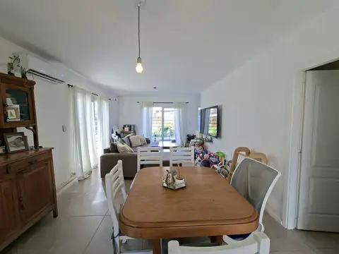 Depto Tipo Casa en Venta de 4 ambientes