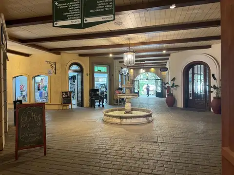 Local Comercial 100m² C/ Entrepiso - Plaza Canning (Frente Hotel) - Venta/Alquiler