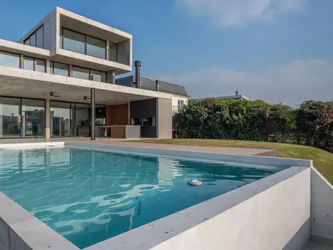Casa al Lago, Calidad Premium, en Barrio Marinas, Puertos del Lago
