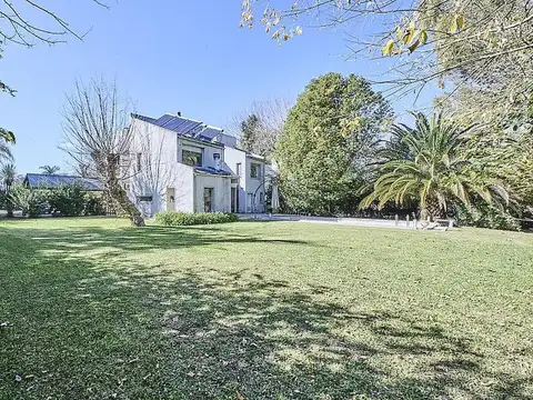 Casa 4 ambientes con 3 baños