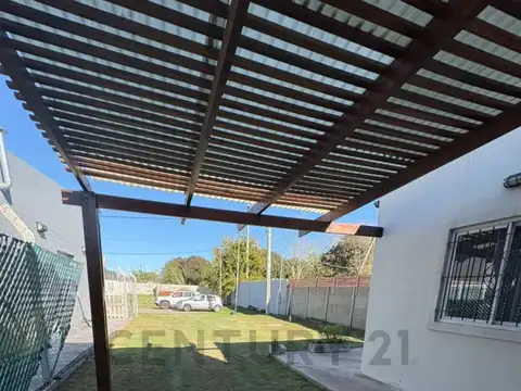 Casa 3 ambientes con 1 baño