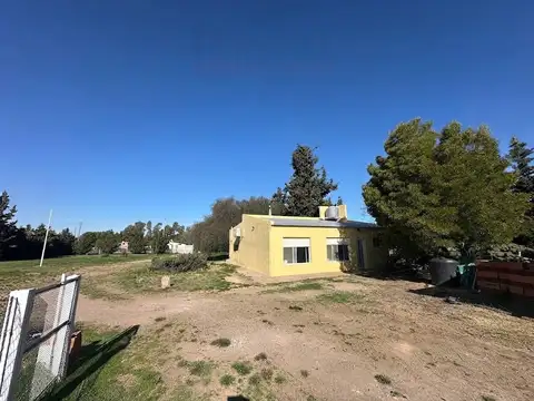 Casa de 2 dormitorios en venta en B° Los Chañares - Francisca Hernández 385