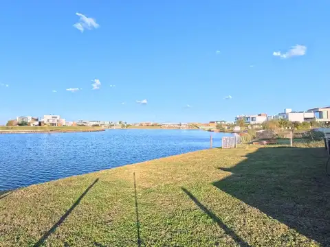 Casa en Venta en Barrio Costas, Puertos, Escobar.